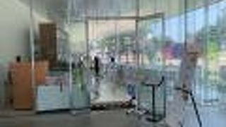 ガラス張りで気分良く。