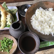 きしめん（冷）とてんぷら