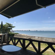 気持ちよいオーシャンビューカフェ