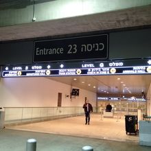 空港のタクシー乗り場