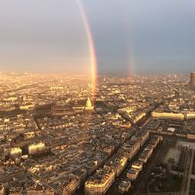 エッフェル塔からの眺め、虹が！