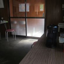 店内客席の様子