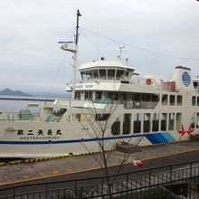 横がフェリー乗り場です