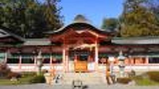 離宮の遺構も残る