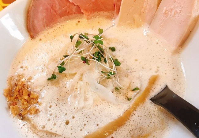 鶏白湯ラーメン