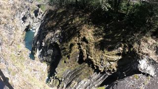 柱状節理の絶景が広がる峡谷
