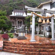 温泉街の守護神は下田温泉神社