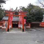 真清田神社の境内にあります