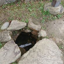 山頂なのに不渇の井戸が…