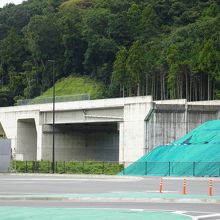 工事中の中部縦貫道。現在は南部ICがすぐ近くに