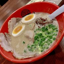 豚骨ラーメン