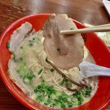 豚骨ラーメン