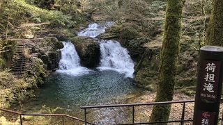 素晴らしい滝のながめ