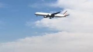 羽田空港　離着陸する飛行機が手に届くような近さ　航空写真撮影に絶好なスポット