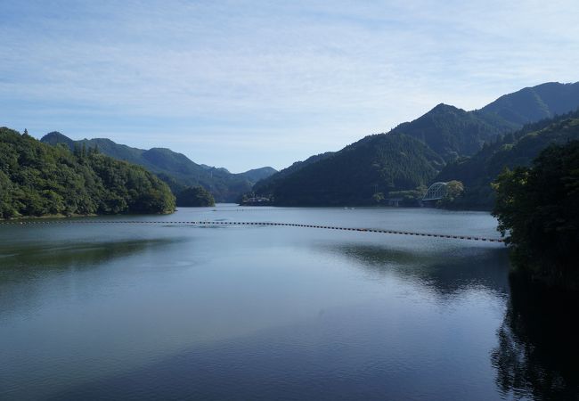 日田の山あいのダムと湖