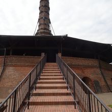 階段を上がり2階へ