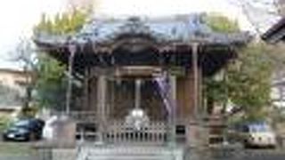 歴史と風格を感じる社殿