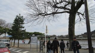 嵐山を流れる京都を代表する川です