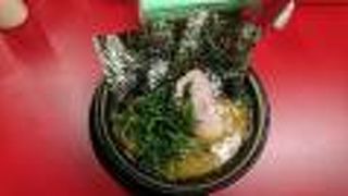 濃厚な豚骨醤油スープ