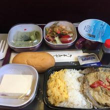 グリーンカレーと日本食の組み合わせ