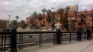 夜でも人が多い