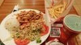 店員さんはほぼ外国の方です