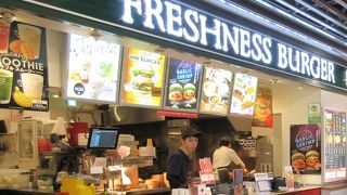 ドリンクもスムージーやタピオカミルクティーを扱っています。