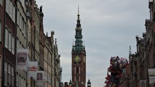 「赤の広間」と呼ばれる評議会室