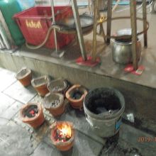 すぐ近くの屋台の鍋