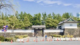 警視庁前の土橋