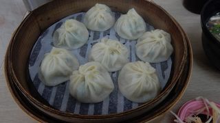 安くて美味しい小籠包を食べることが出来る、ローカル色満載の店