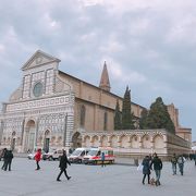 駅近　「サンタ　マリア　ノヴェッラ教会」　イタリア　フィレンツェ