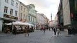 ヴィル門とラエコヤ広場をつなぐ通り