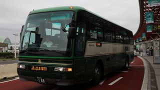 国内線ターミナルには乗り場が二つ