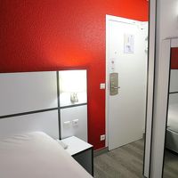 ドアを入ってすぐの左手にクローゼット