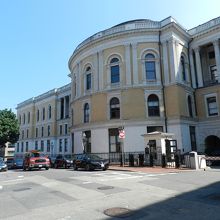 通りの東端には「マサチューセッツ州会議事堂」があります