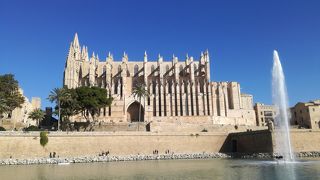 外観、内部そしてライトアップと全て素晴らしい