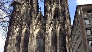 ケルン駅のすぐそば。