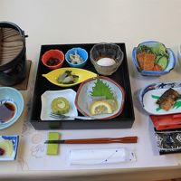 朝食、鍋は湯豆腐です。