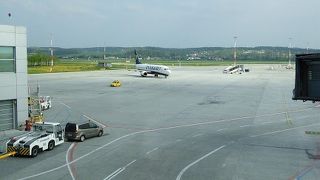 小さいが綺麗な空港