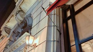 レトロ建築で食事