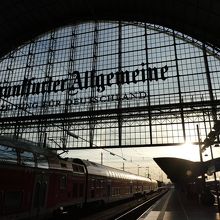 ターミナル駅の夕景