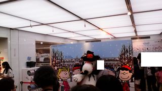 新旧様々なキャラクターにちなんだイベントをやってて楽しげ