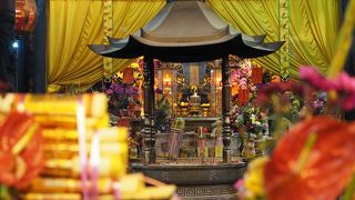 豪華なお寺です