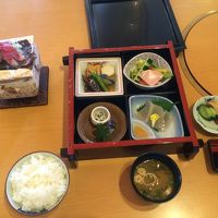 散策後の朝食は格別に美味しかったです