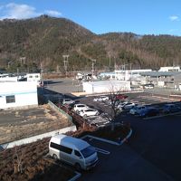 セミダブルルームからは駐車場が見えます。