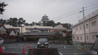 島原のシンボルである島原城は、キリシタン資料を中心とした総合的な郷土史料博物館です。