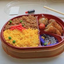 船内で買った「四あ和せ弁当」。和歌山港駅では売っていませんで