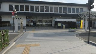 新幹線が止まらない駅としては比較的大きいです