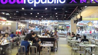 ランチ時は大混雑